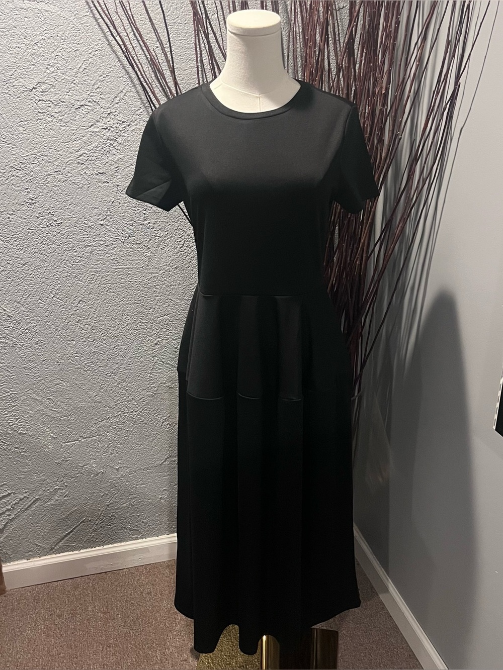 🌺NWT A NEW DAY BLACK DROP WAIST SHORT SLEEVE DRESS SIZE MEDIUM🌺